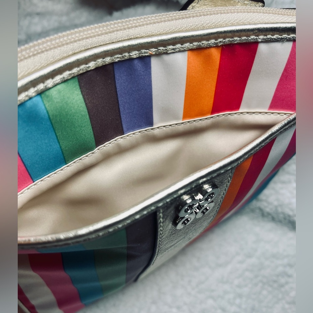 NWOT-Coach Julia Legacy Swing Pack - Picture 3 of 9
